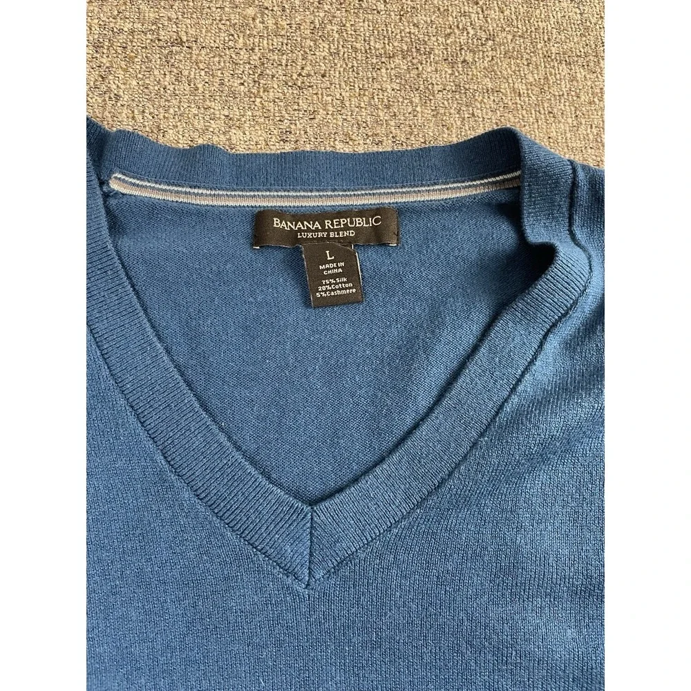 Banana Republic Luxury Silk Cashmere Blend V Neck Sweater Mens L Blue Pullover